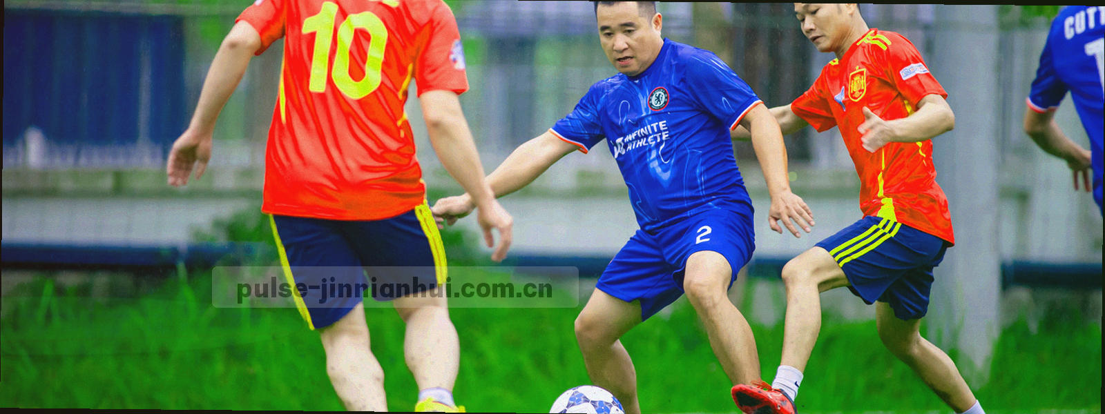 由五个节点连成的横向版本刻度图形，每个节点标注版本序号与更新主题